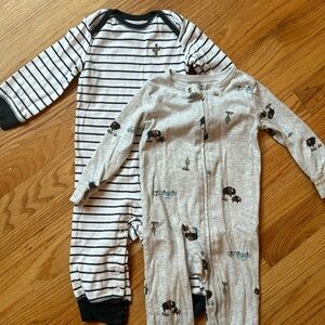 Set of 2 Carters Onsies 12 Months